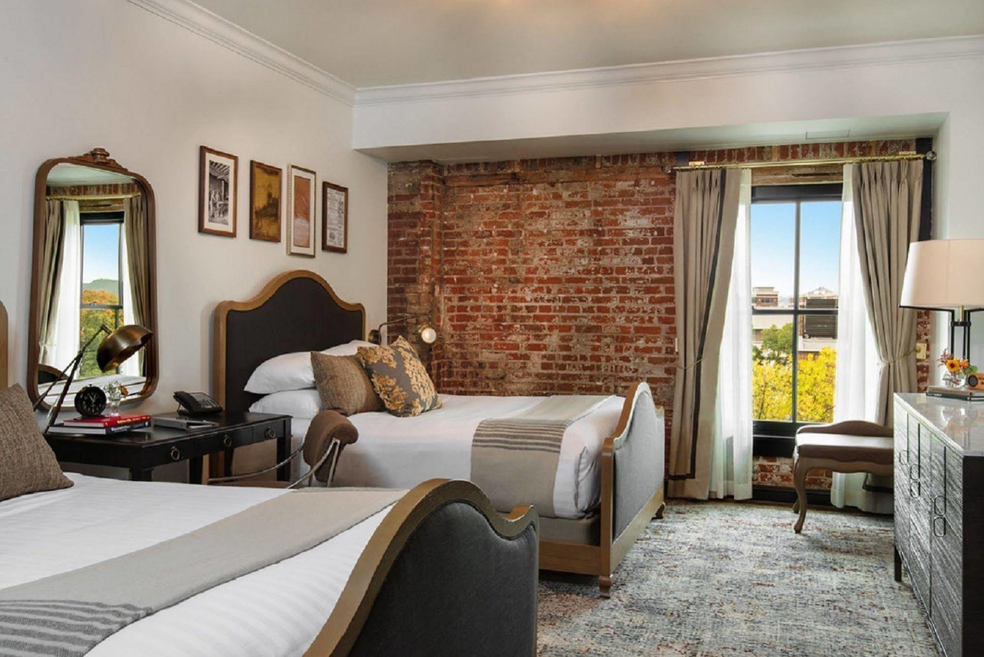 The Charmant Hotel La Crosse Buitenkant foto