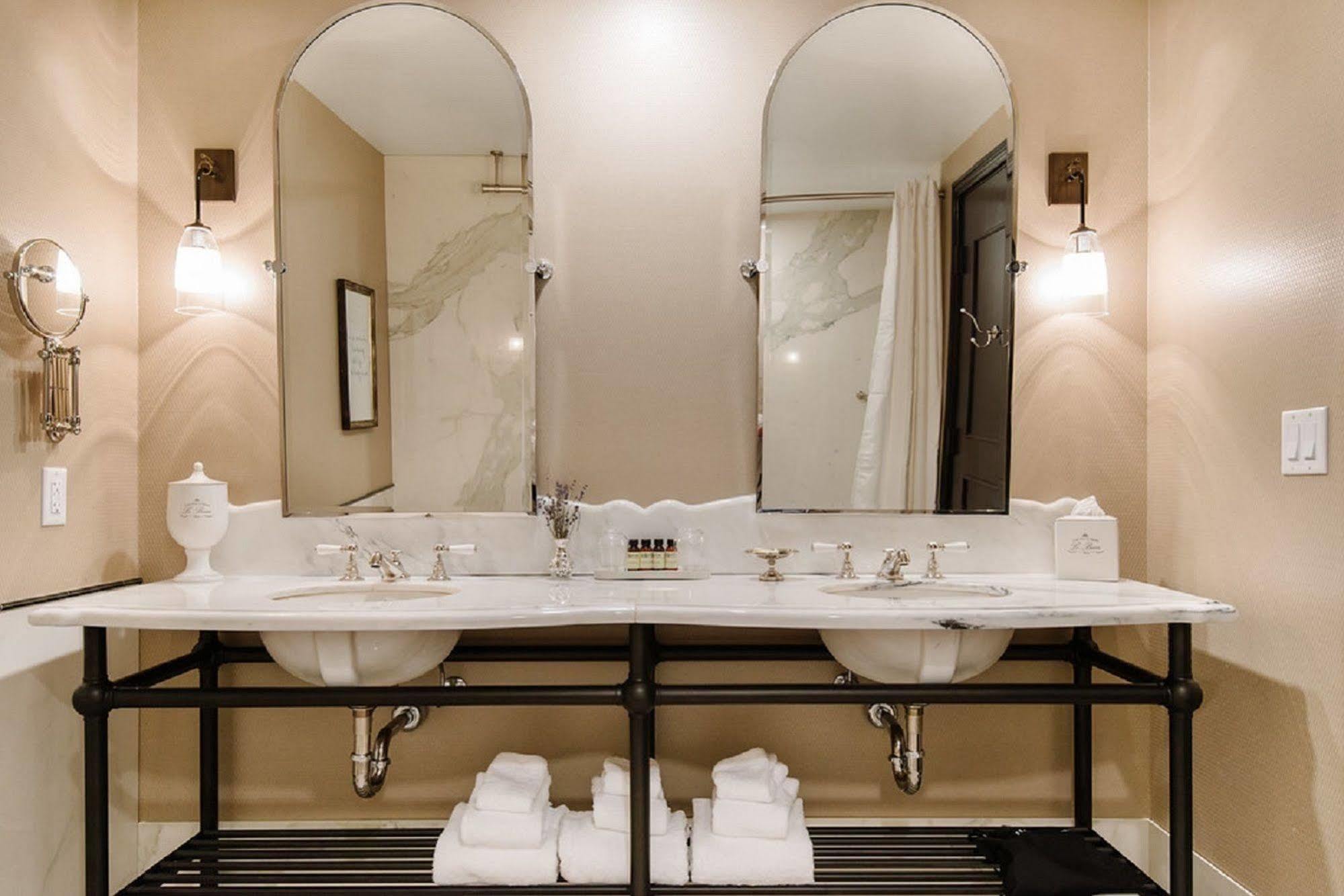 The Charmant Hotel La Crosse Buitenkant foto
