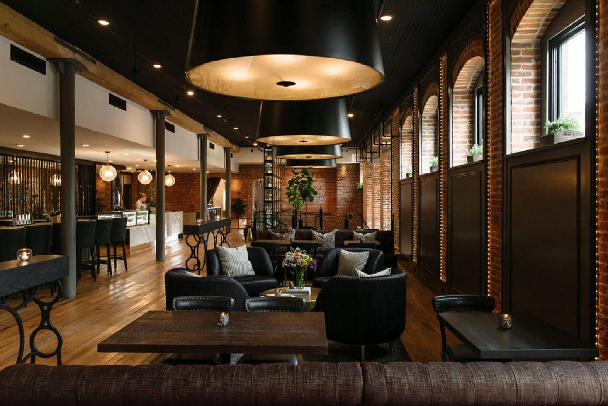 The Charmant Hotel La Crosse Buitenkant foto