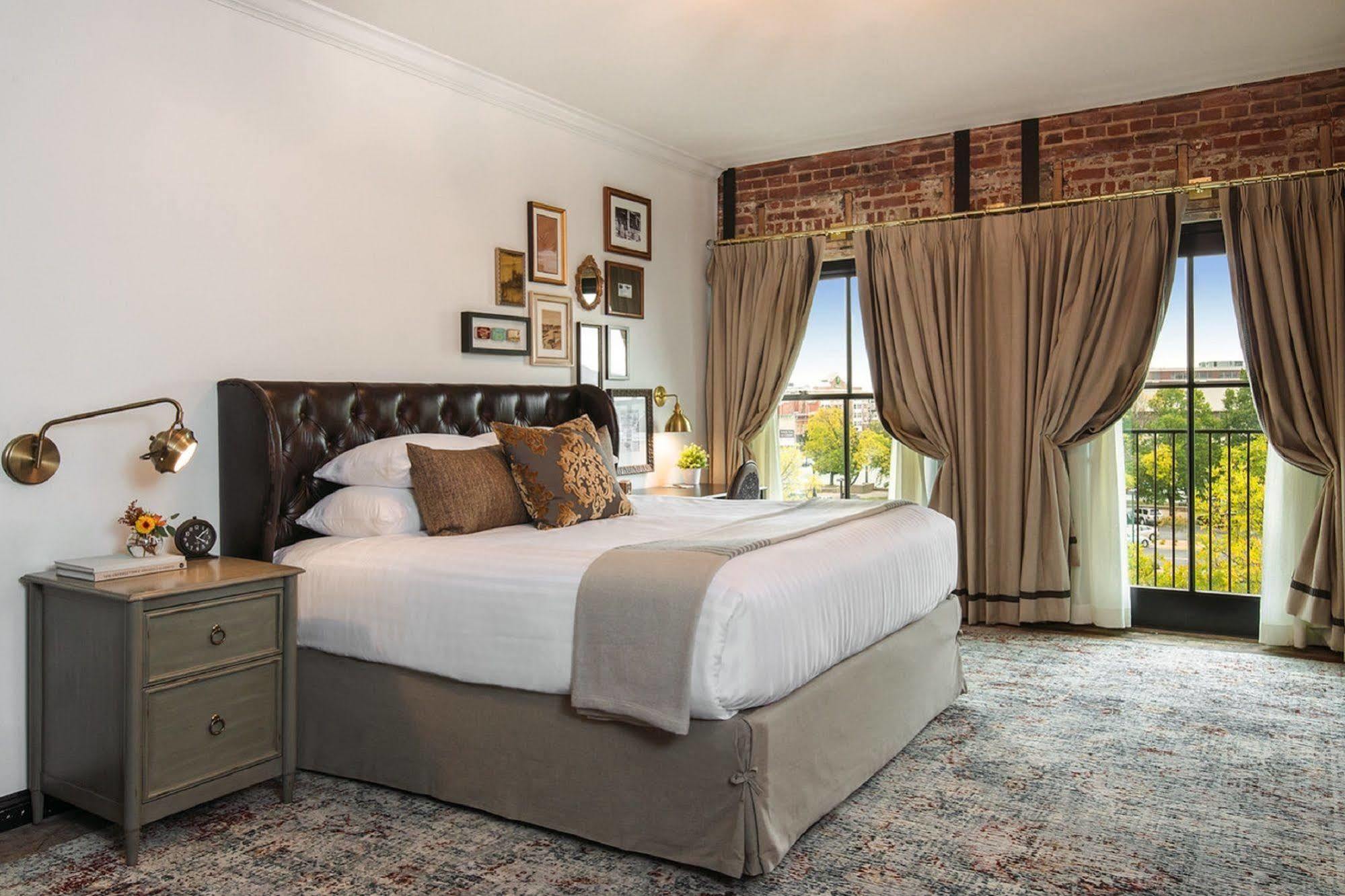 The Charmant Hotel La Crosse Buitenkant foto